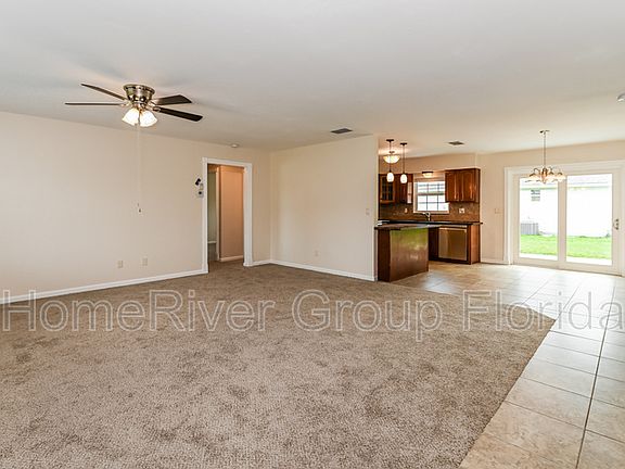 4th image of 302 SE 3rd Pl