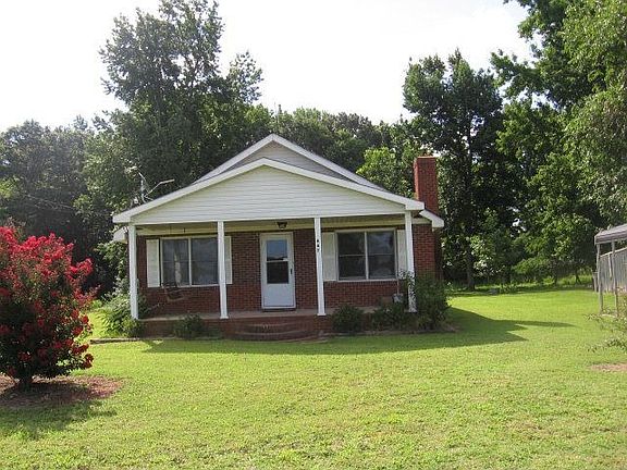 2nd image of 447 Mount Carmel Rd