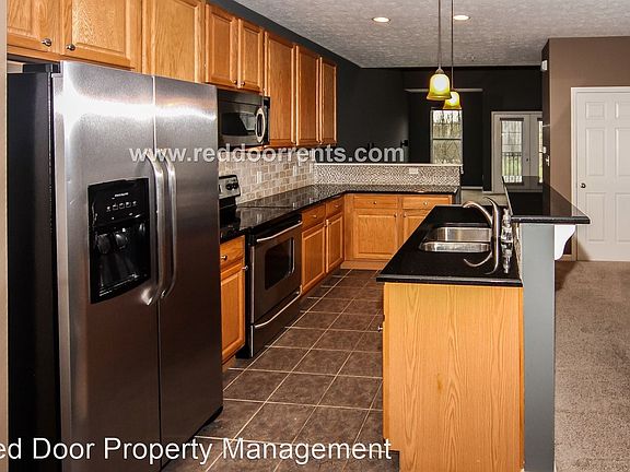 3rd image of 6581 Reserve Dr