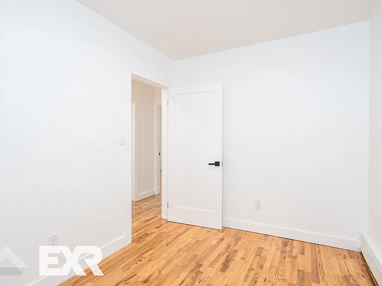 9 Hunterfly Pl #1F — Photo 11