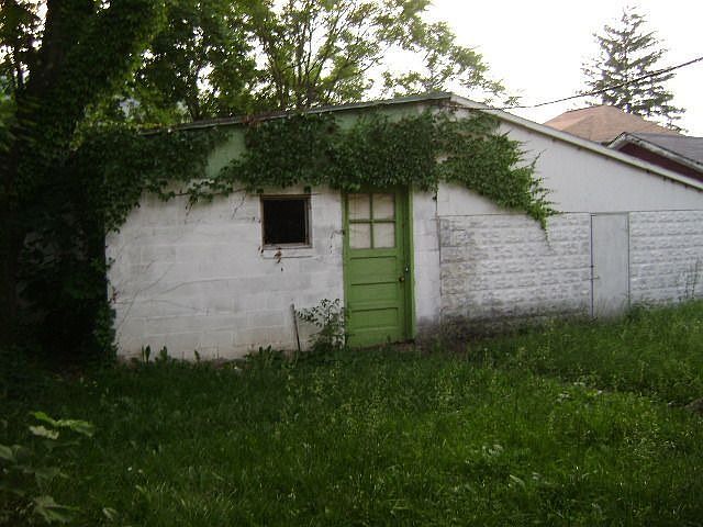 2nd image of 534 Oak St
