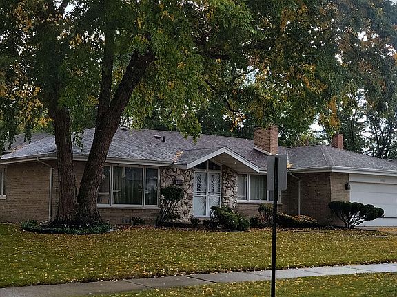 3rd image of 16927 Greenwood Ave