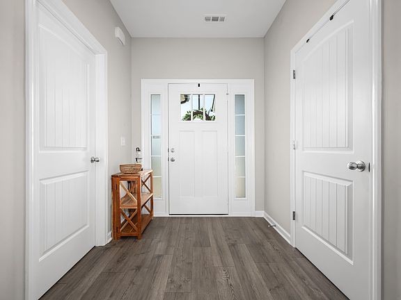 4th image of 332 Ruby Cate Way