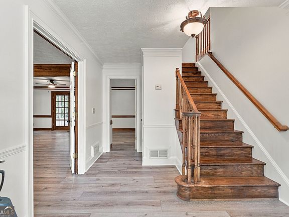 3rd image of 4690 Nutmeg Way SW