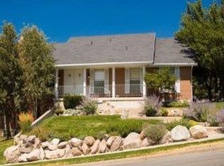 993 E Oakwood Dr, Bountiful, UT 84010