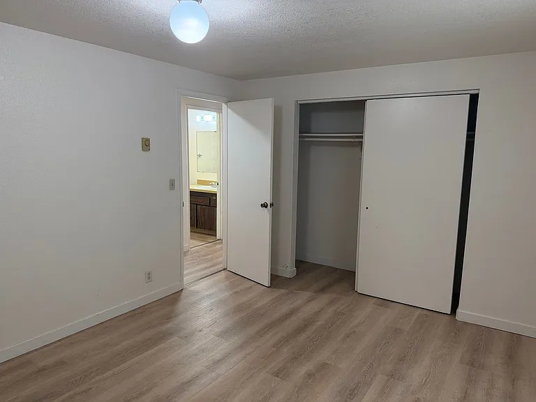 282 S 47th St — Photo 16