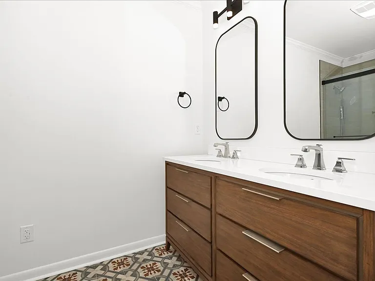 810 7th Ave S #E — Photo 10