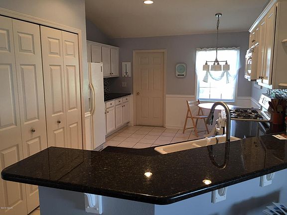 4th image of 226 Stonington Way