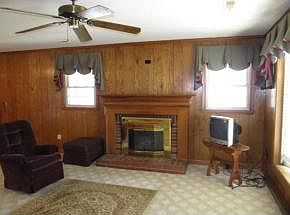 2nd image of 1214 Dogwood St