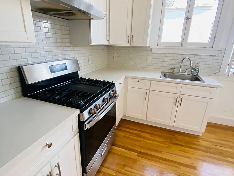 1672 S Harvard Blvd — Photo 51