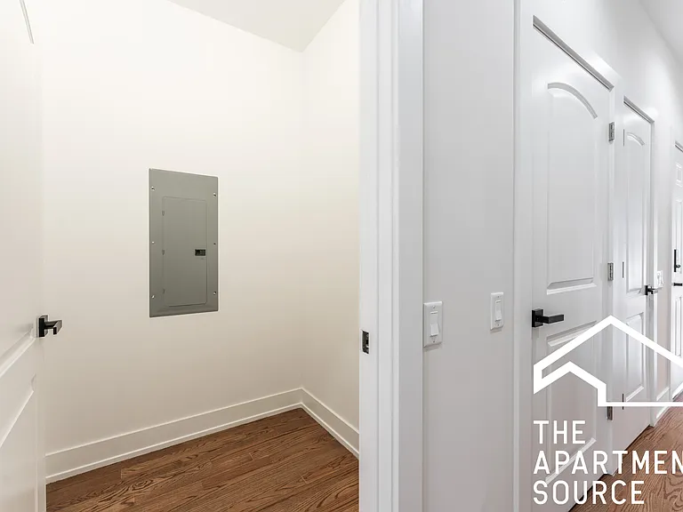 3329 N Avers Ave #1S — Photo 16