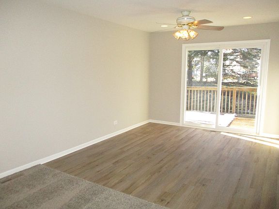 3rd image of 316 Hillandale Dr