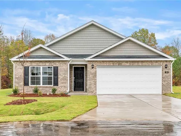 2707 Orange Blossom St, Greensboro, NC 27406