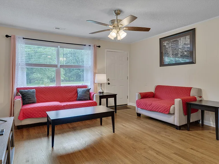 201 Parthenia Dr — Photo 32