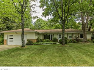 7099 Hickory Dr, Walton Hills, OH