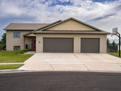 306 Brandenburg Loop, Bismarck, ND, 58504