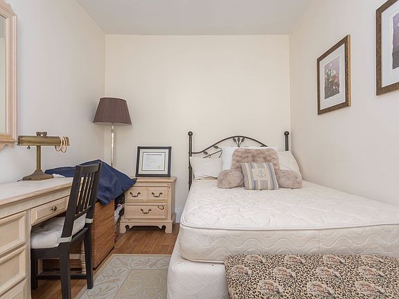 2nd image of 2322 32nd St #32nd