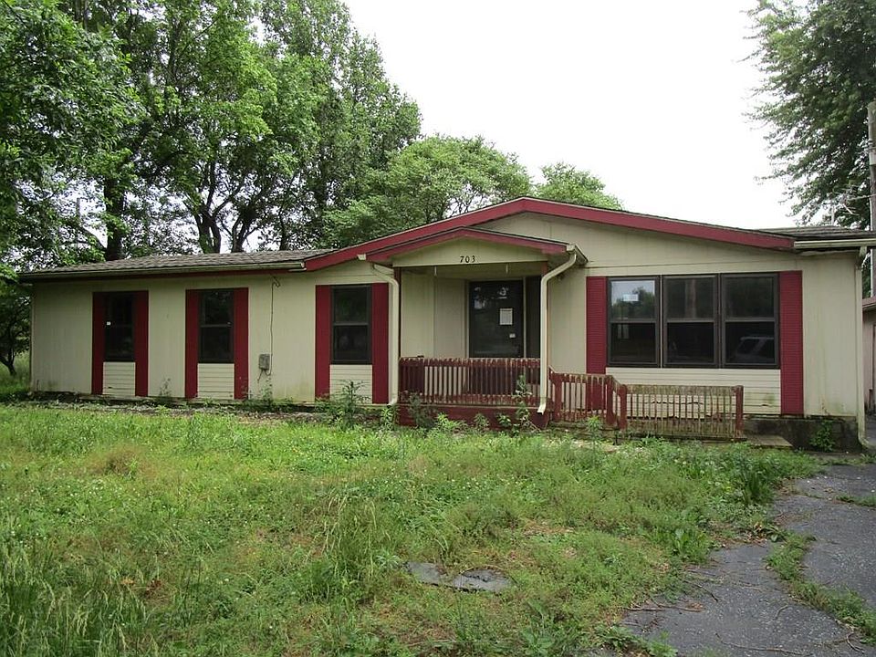 1st image of 703 E 520th Ave