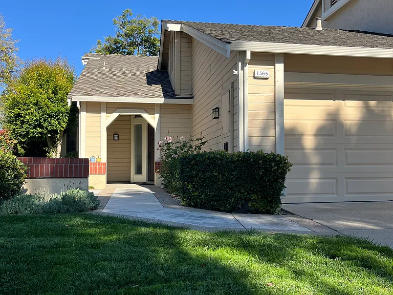 1565 Trimingham Dr — Photo 1