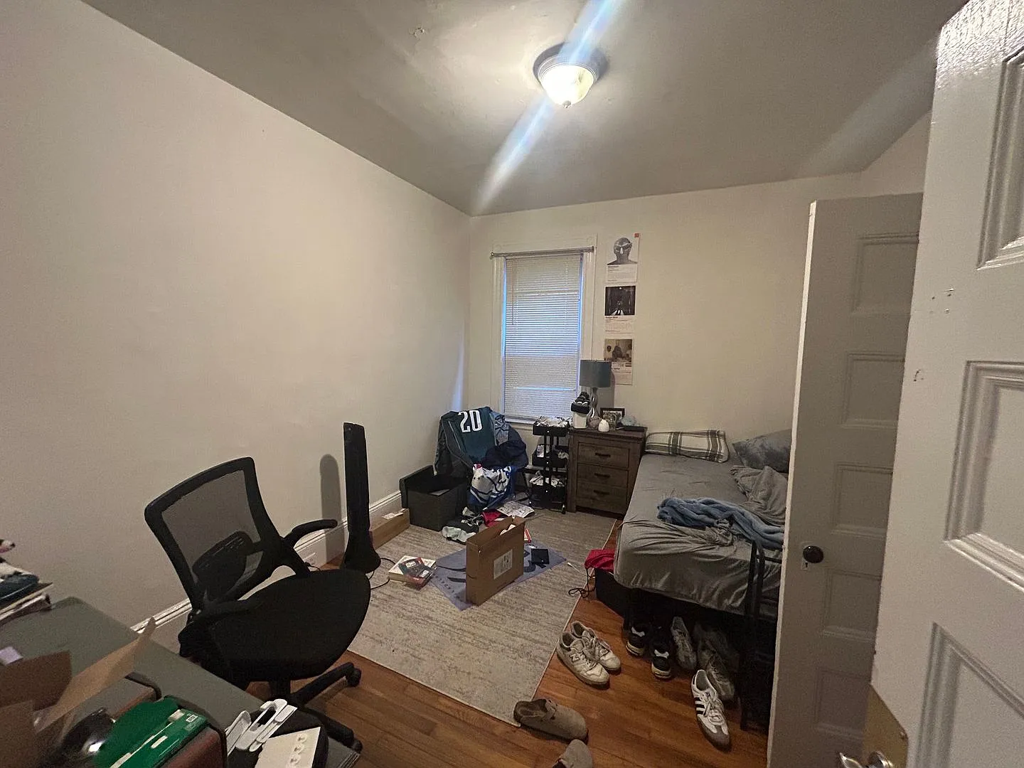 Spacious 4 Bed / 2 Bath Mission Hill Apartment w/ In-Unit Laundry — Photo 4