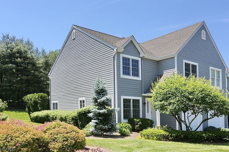 1st image of 401 Barrister Ct #401