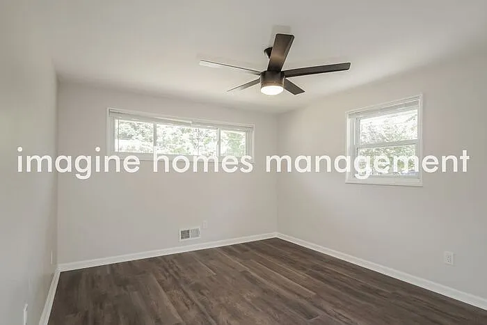 566 Firethorne Dr — Photo 10