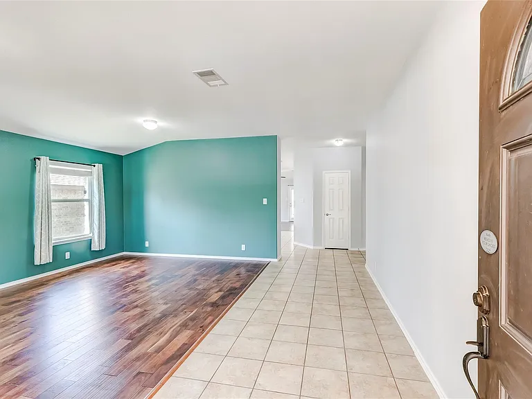 309 Riverine Way — Photo 5