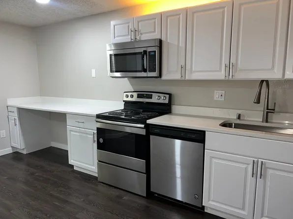 425 4th St NE, Puyallup, WA 98372