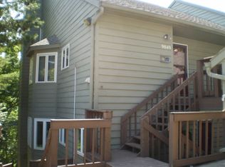 9840 S Harbour Pointe Dr, Bloomington, IN 47401