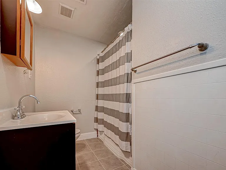 817 Eleanor St — Photo 37
