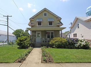 155 Roosevelt Ave, Mineola, NY 11501