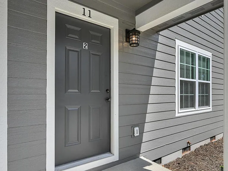 11 Fernwood Ave #2 — Photo 4