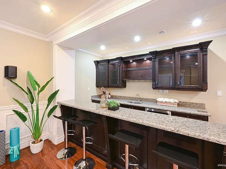 4498 W 11th Ave — Photo 16