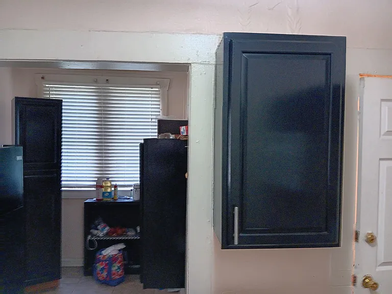 2516 Lawrence St — Photo 3