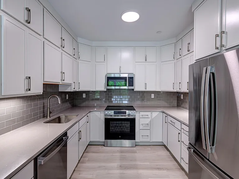2059 Lafayette Rd #203 — Photo 10