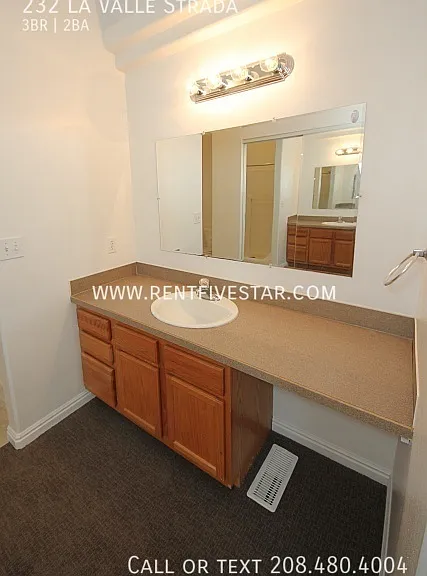 232 La Valle Strada — Photo 9