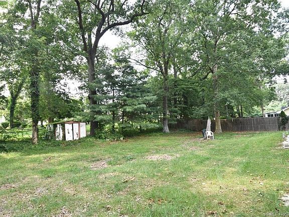 3rd image of 5 N Tunesbrook Dr