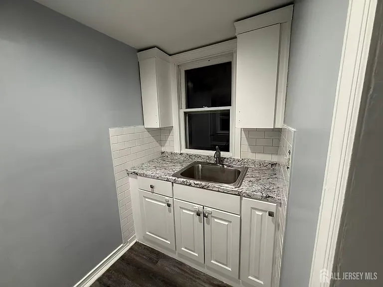 72 Charles St — Photo 2