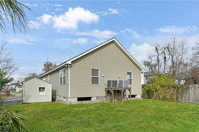 1554 Mandolin St — Photo 13