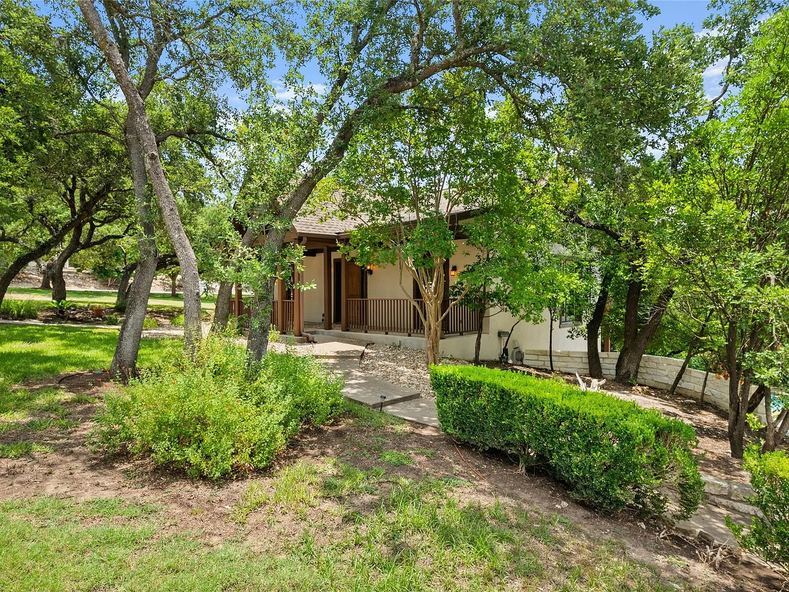 3 bed, 4.0 bath, 2865 sqft, $3,900 — Photo 4
