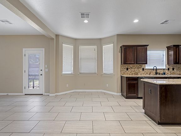 3rd image of 14290 Loma Esmeralda Dr