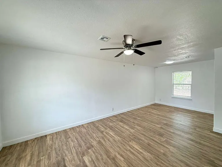 339 Brettonwood Dr — Photo 6
