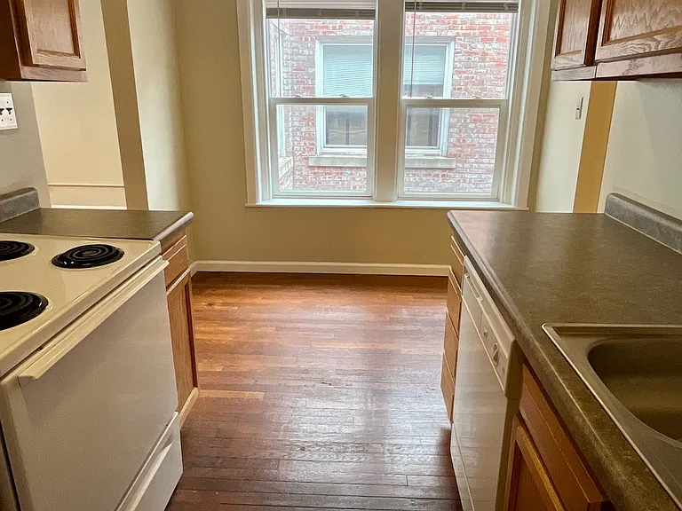 1008 S 2nd St #10 — Photo 6