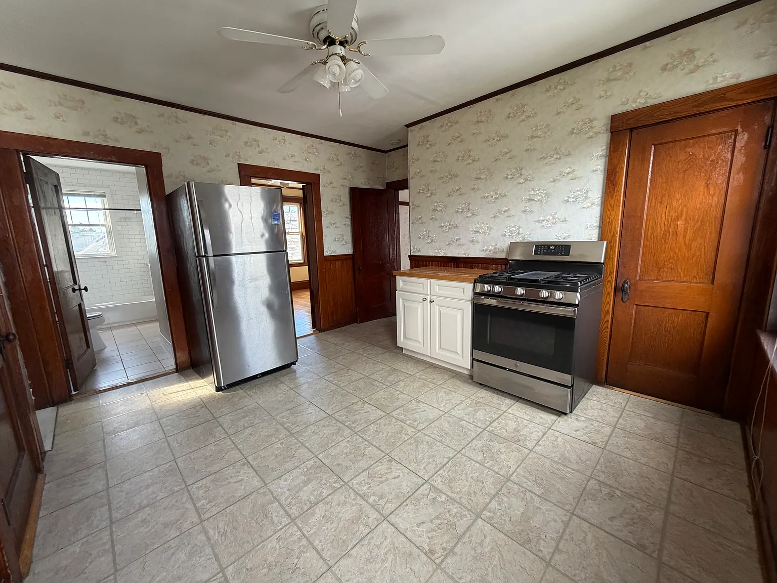 2 bed, 1118 sqft, $2,400 — Photo 4