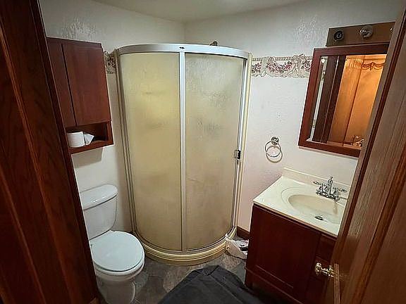 5th image of 231 W Main St