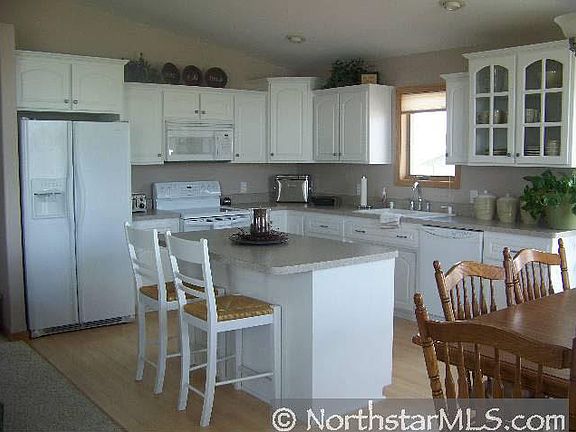 3rd image of 154 Birch Avenue NW