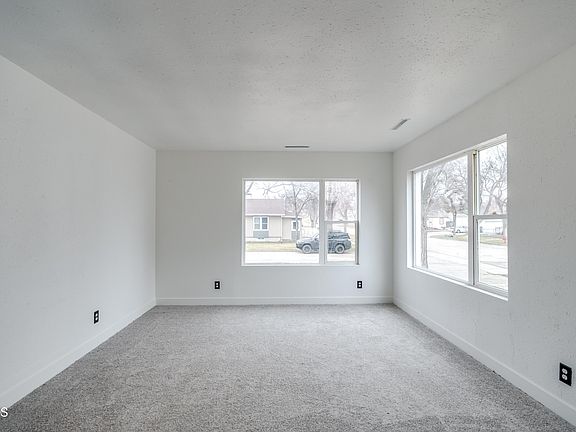 4th image of 222 N 19th St