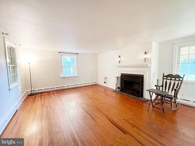 51 Elfman Dr — Photo 12