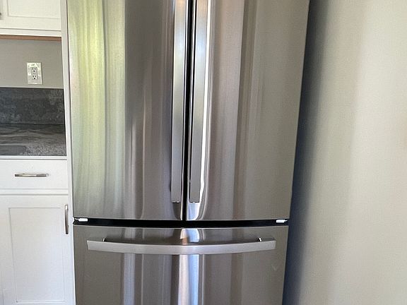 3rd image of 1055 Manchester Dr APT 1