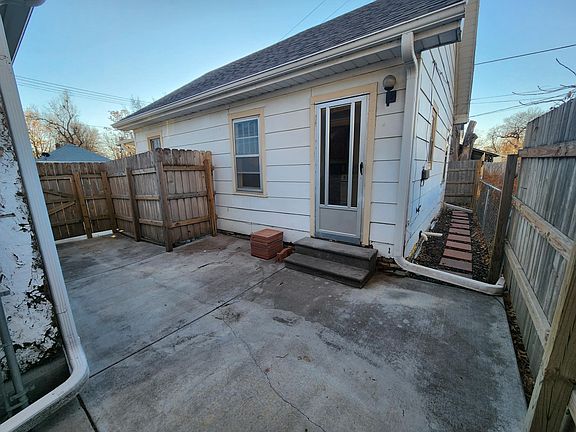3rd image of 930 Park Ave